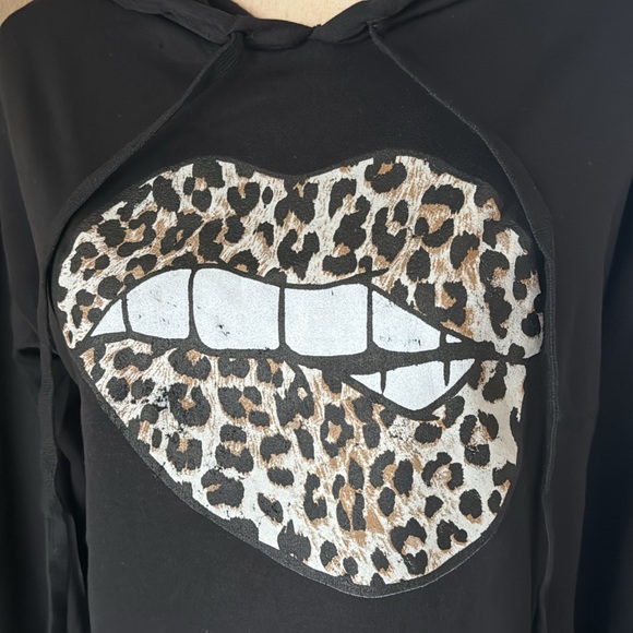 Leopard print lips hooded French terry hooded sweatshirt - Picture 8 of 10